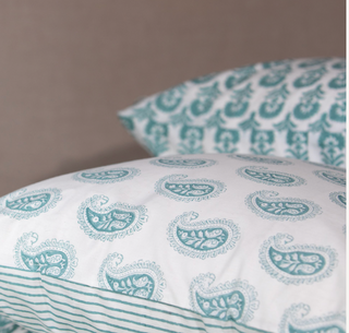 Pretty Paisley Quilt