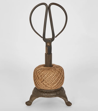 String Holder w Scissors